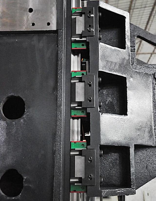 如何選擇一臺高效的立式加工中心?(圖3) 如何選擇一臺高效的立式加工中心?(圖3)